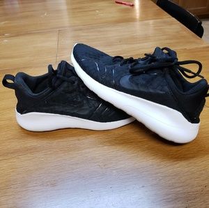 Nike Kaishi 2.0 Women's sz 8 (844898-001)